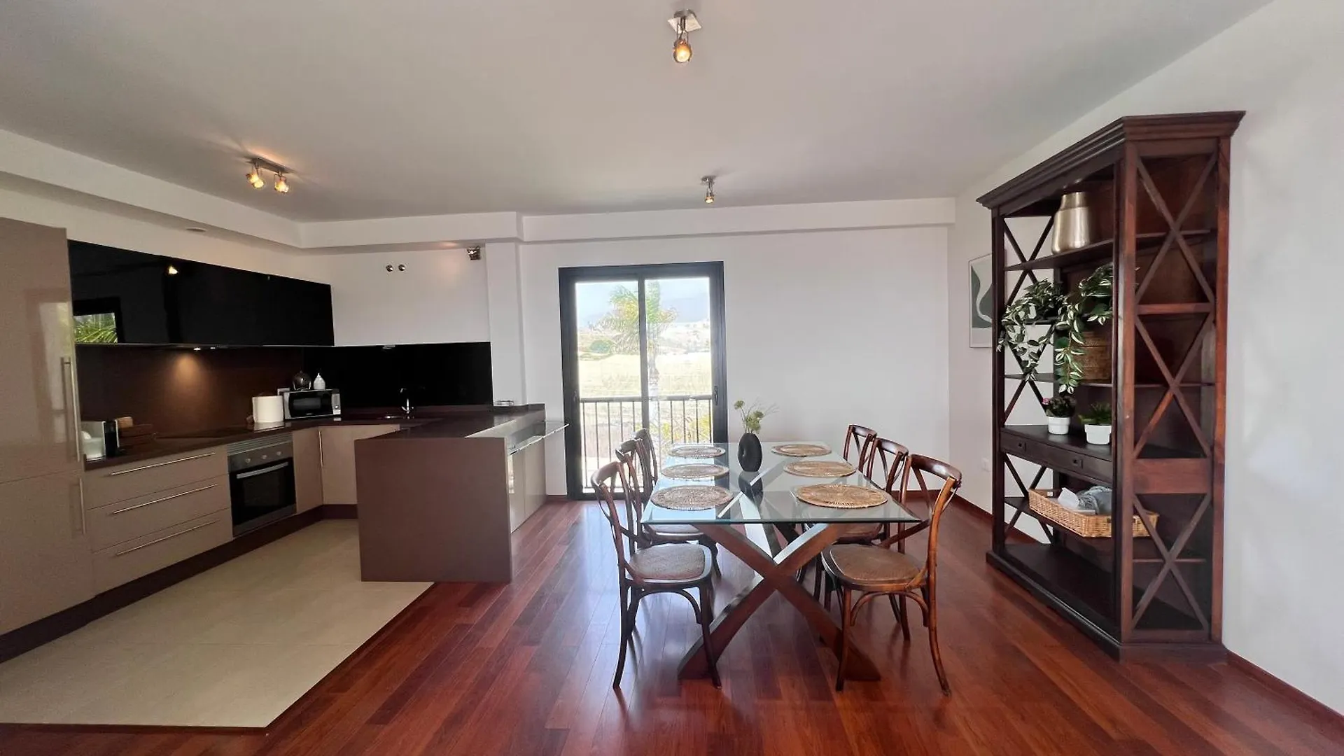 Oceanview Apartment With Jacuzzi Playa de las Americas   Playa de las Americas (Tenerife)