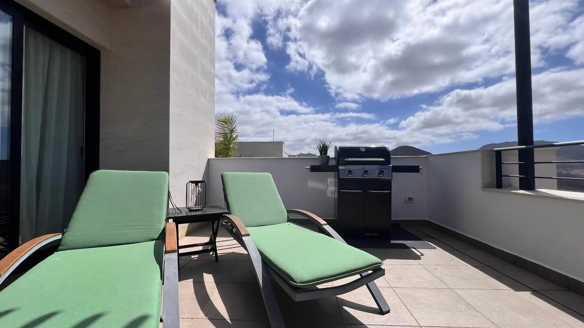 Oceanview Apartment With Jacuzzi Playa de las Americas